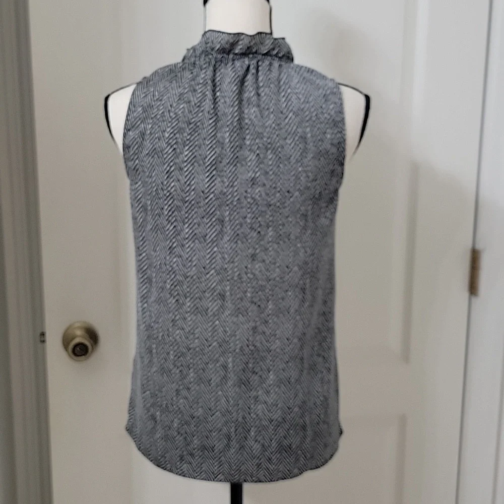 J. Crew Size 0 Gray Herringbone Pullover Blouse Top Sleeveless Ruffle Neck